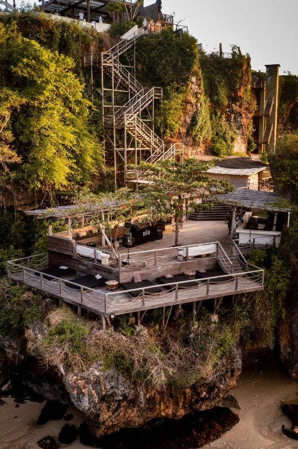 Ulu Cliffhouse Hotel Uluwatu Buitenkant foto